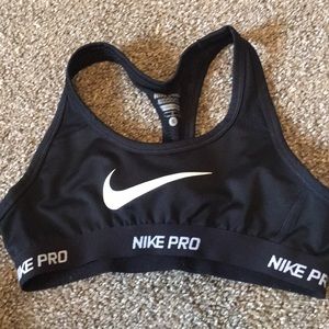 Nike Pro Sports Bra